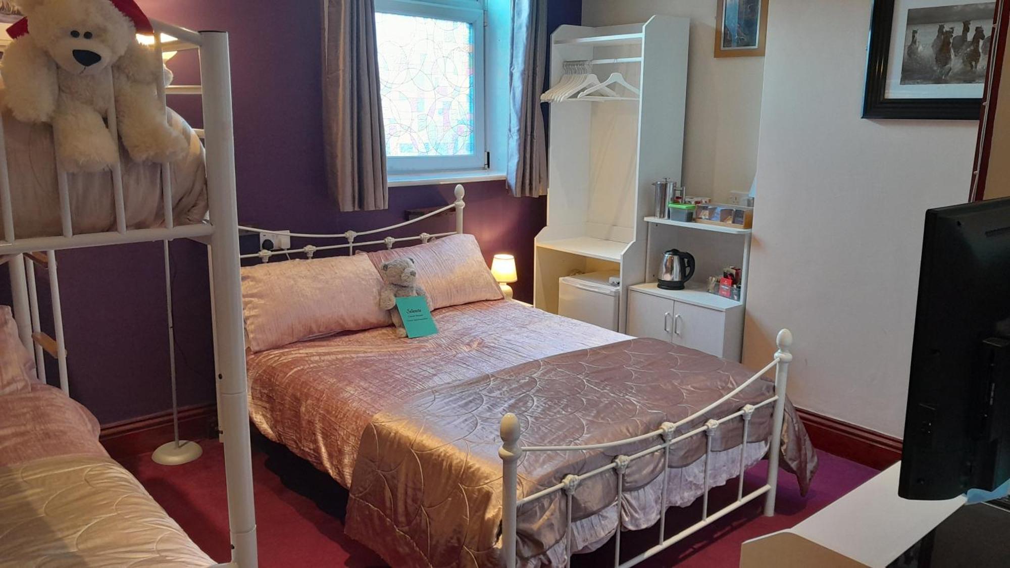 Selenite Guest house Blackpool